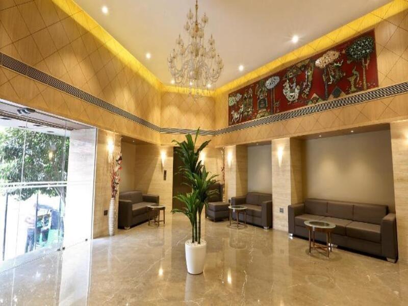 Central Beacon Hotel Surat Zewnętrze zdjęcie