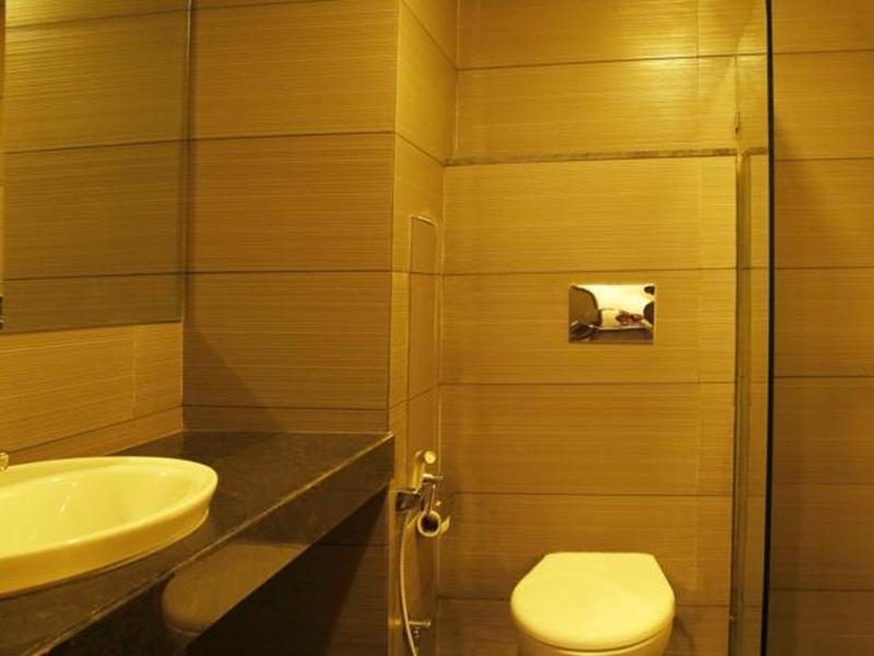 Central Beacon Hotel Surat Zewnętrze zdjęcie