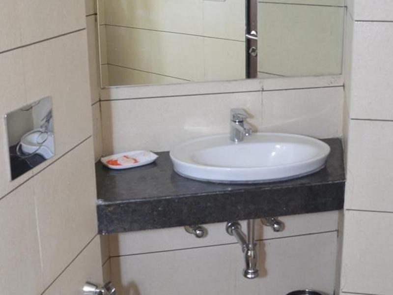 Central Beacon Hotel Surat Zewnętrze zdjęcie