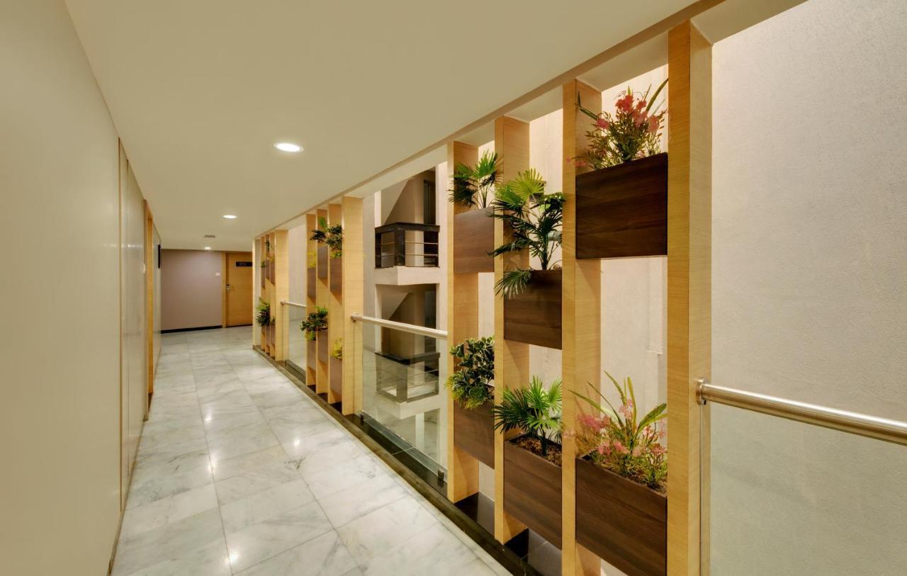 Central Beacon Hotel Surat Zewnętrze zdjęcie